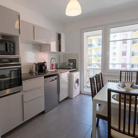 Appartement Centre - Le 23 - Superbe F3 - 75m2 - 9-10 Personnes