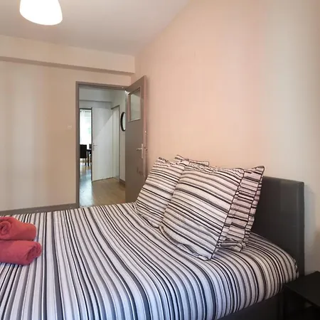 Centre - Le 23 - Superbe F3 - 75m2 - 9-10 Personnes Appartement